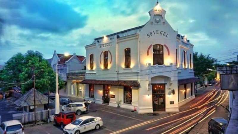 Cafe & Restoran yang Menawarkan Pengalaman Makan Luar Biasa di Semarang