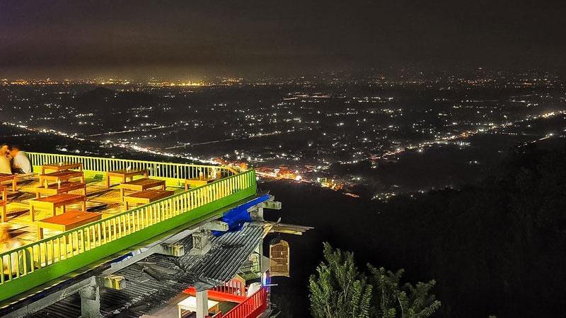 Bukit Bintang Jogja, Spot Keren dan Romantis di Gunung Kidul
