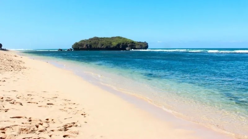 Pantai Sadranan Jogja, Surganya Pecinta Snorkeling di Gunung Kidul
