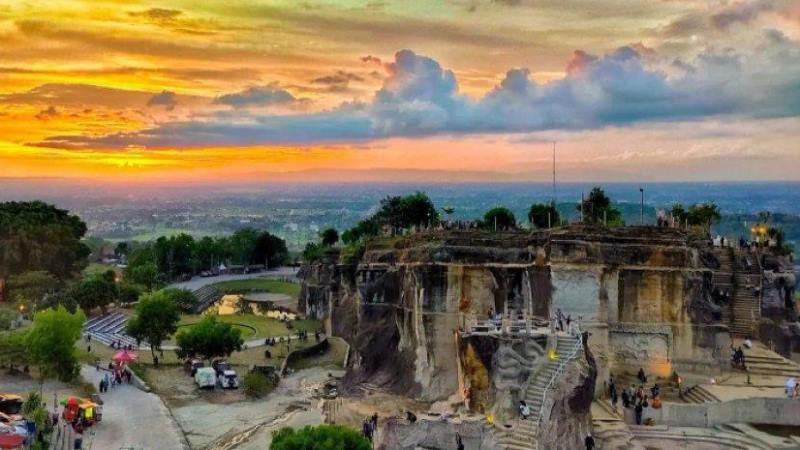 Tebing Breksi Jogja, Tempat Romantis untuk Menikmati Sunset
