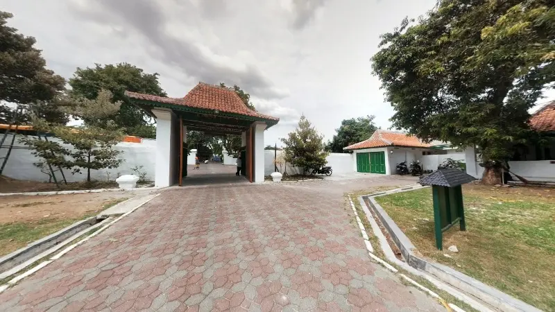 Keraton Kacirebonan: Mengungkap Daya Tarik, Rute Lokasi, dan Aktivitas yang Memikat